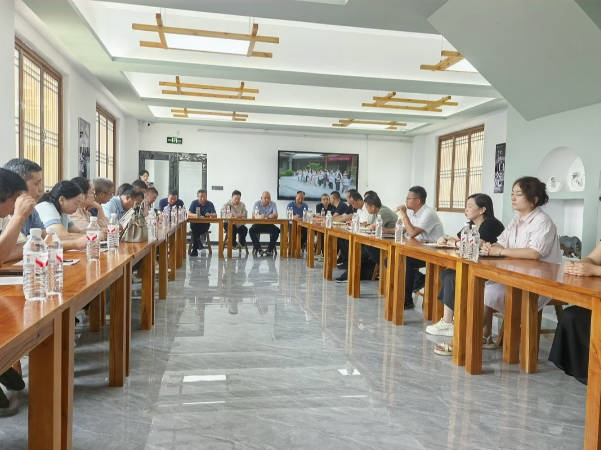 淇濱區區委副書記、上峪鄉黨委書記關慶達率教育系統35名負責人赴星如雨光影研學基地調研